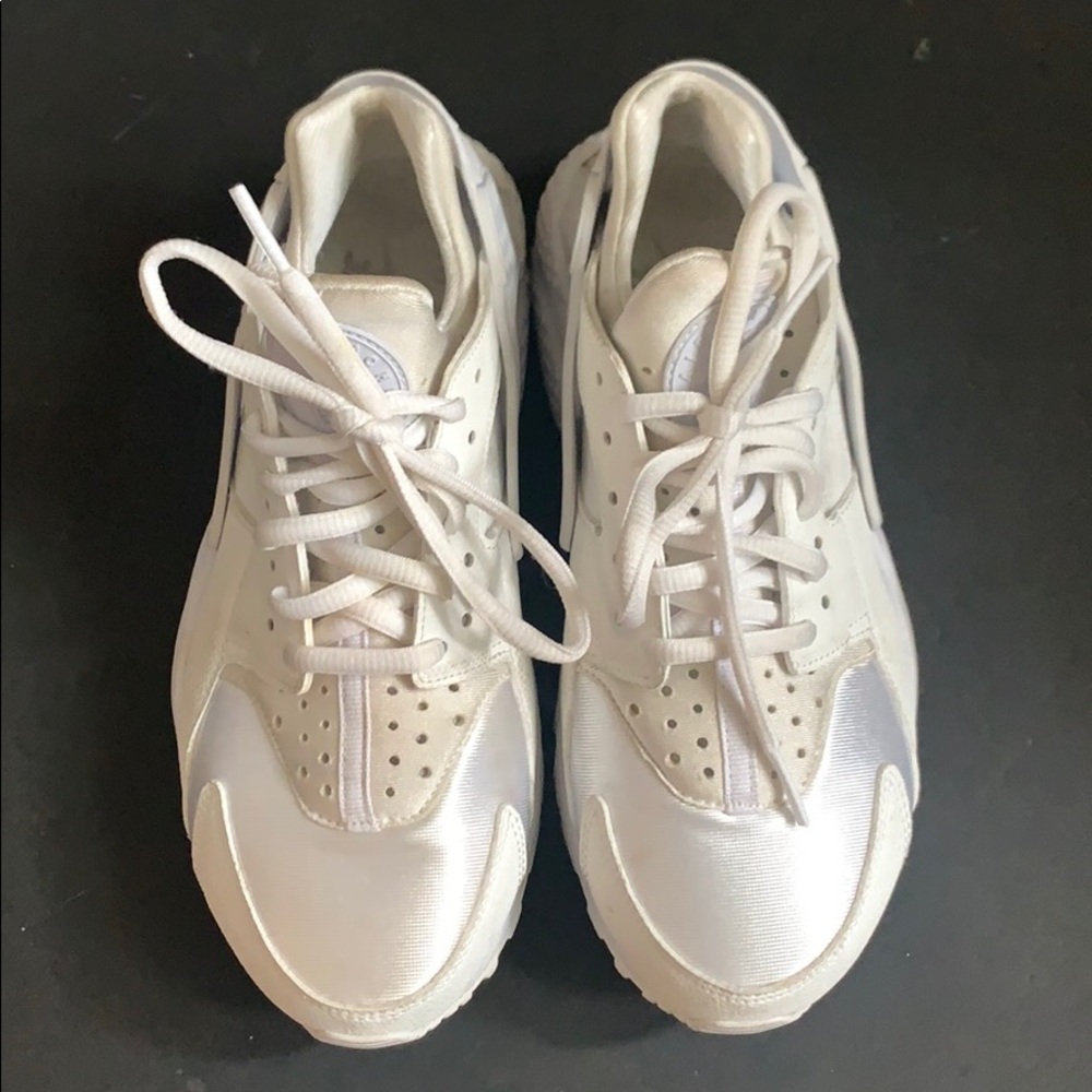 white Nike Huaraches